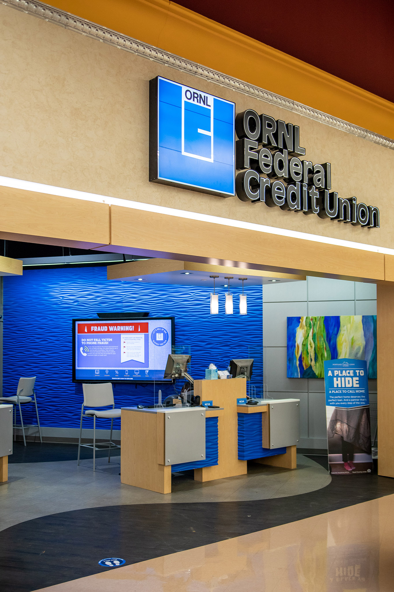 Interior building shot of Middlebrook Pike Food City branch